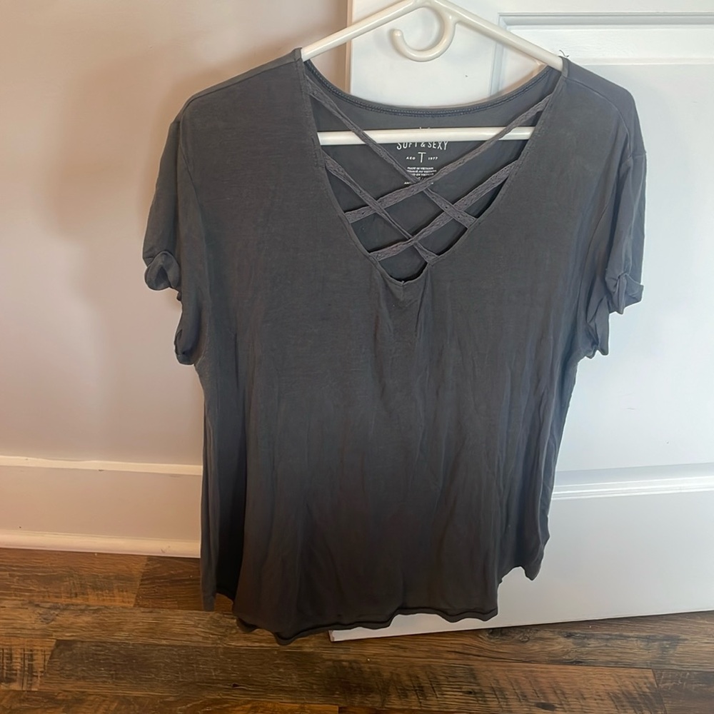 AMERICAN EAGLE SOFT AND SEXY CROSS CHEST T SHIRT